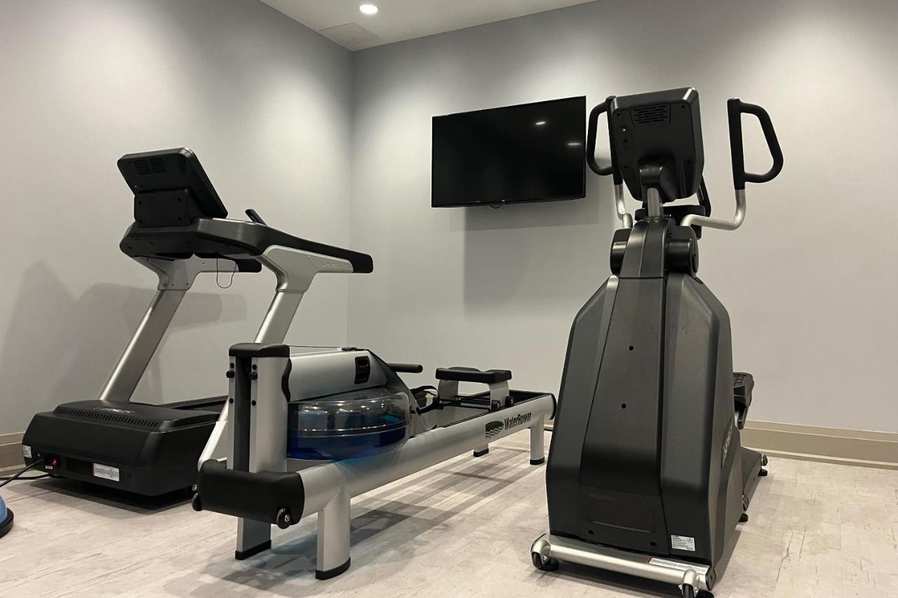 124 On Queen Hotel & Spa Niagara-on-the-Lake Ngoại thất bức ảnh A treadmill and elliptical trainer