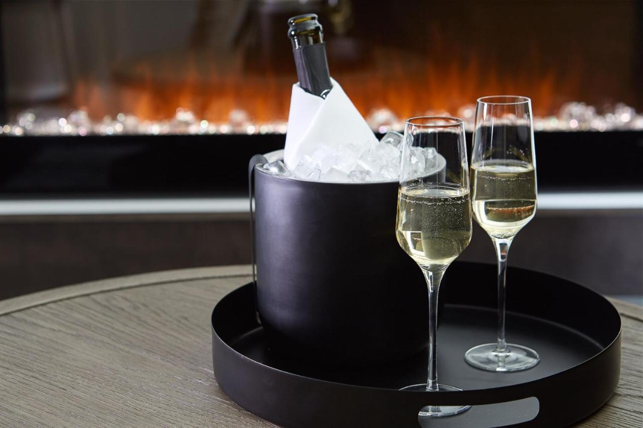 124 On Queen Hotel & Spa Niagara-on-the-Lake Ngoại thất bức ảnh Champagne