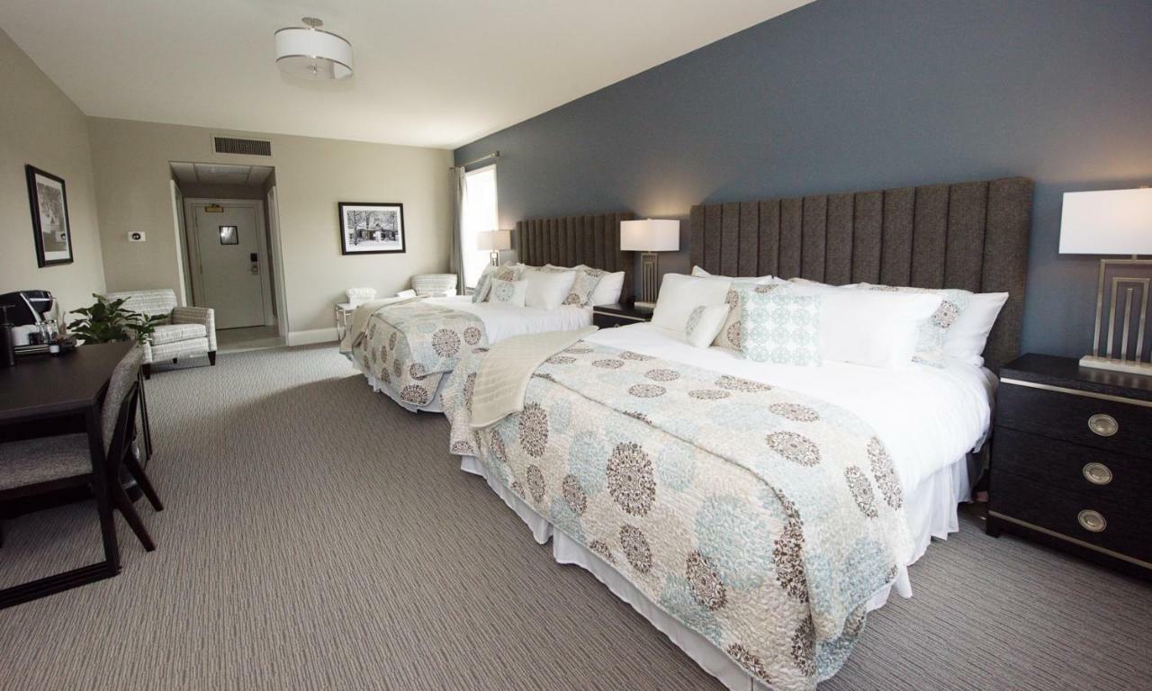 124 On Queen Hotel & Spa Niagara-on-the-Lake Ngoại thất bức ảnh A guest room at the Hotel Vermont